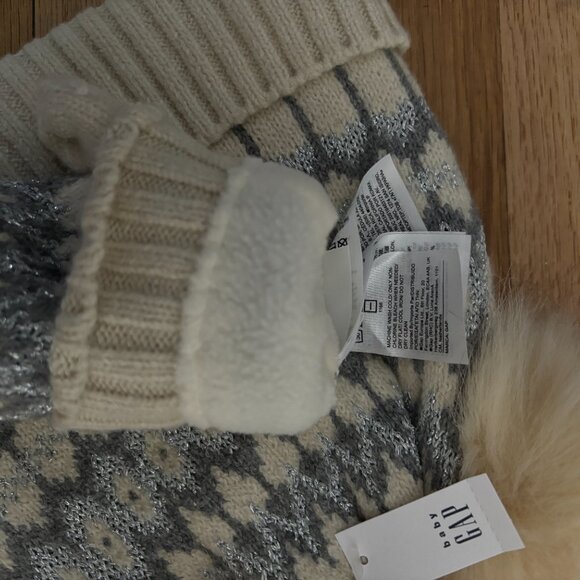 Cozy Knit Hat and Mittens Set with Pom Poms - Picture 4 of 5